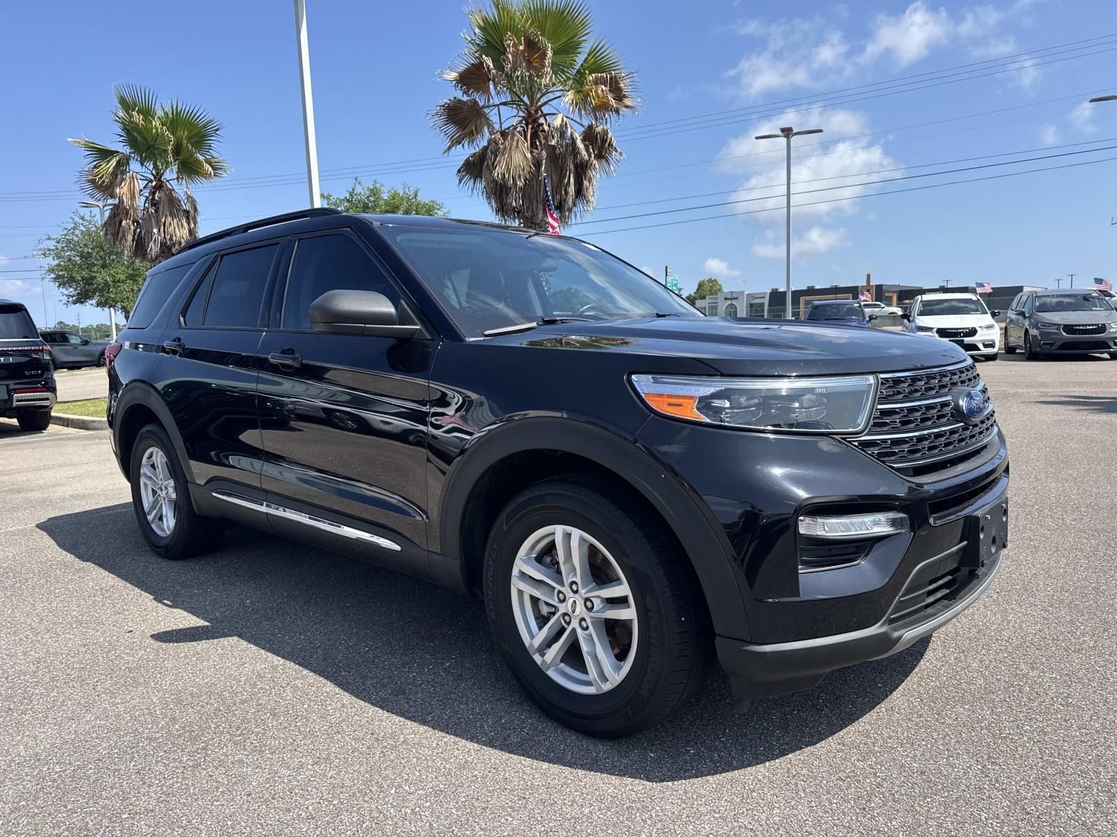 Used 2022 Black Ford XLT image 3
