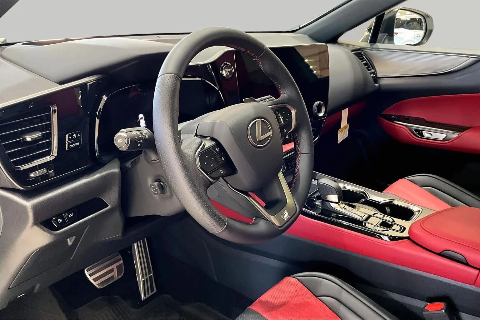2026 Lexus NX 450h+ F-Sport - Photo 10