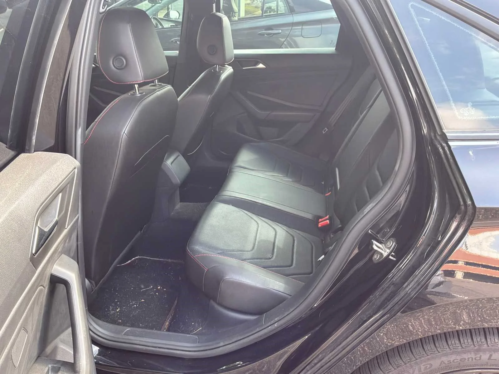 Certified Used 2020 Deep Black Pearl Volkswagen Autobahn image 8