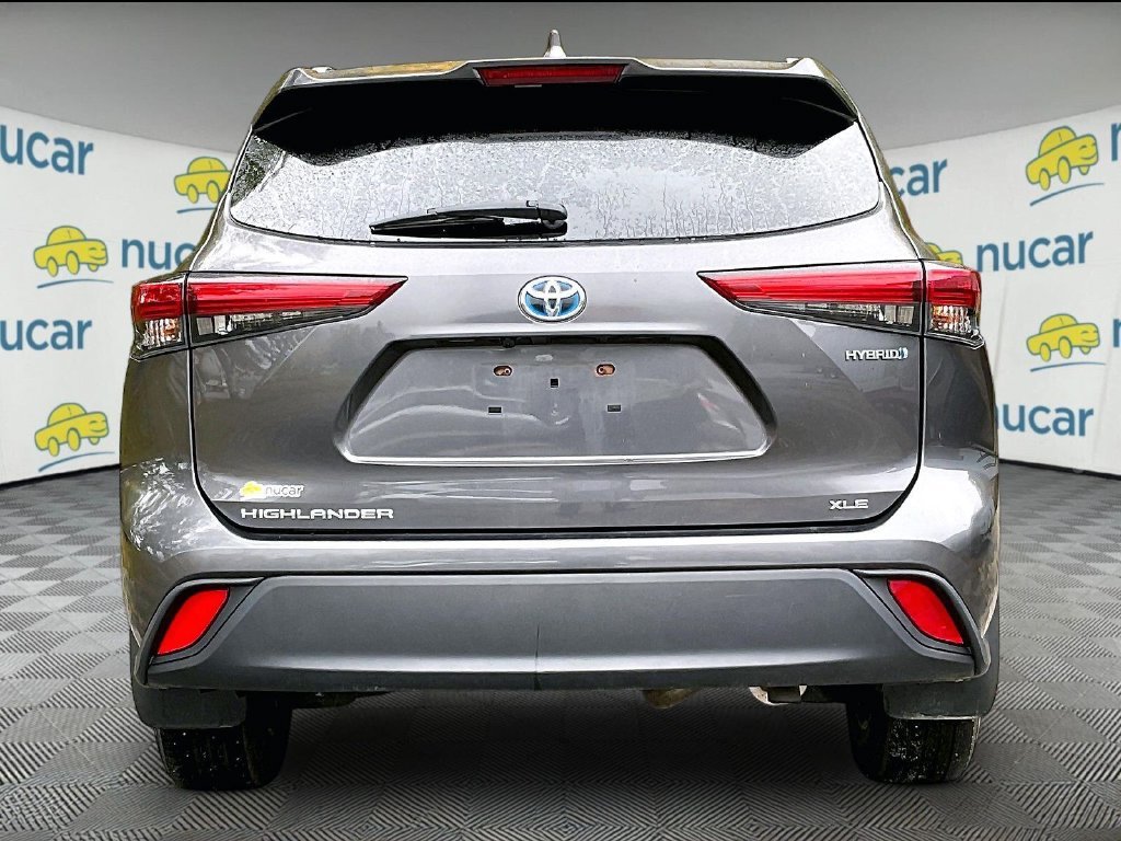 Used 2021 Magnetic Gray Metallic Toyota XLE image 5