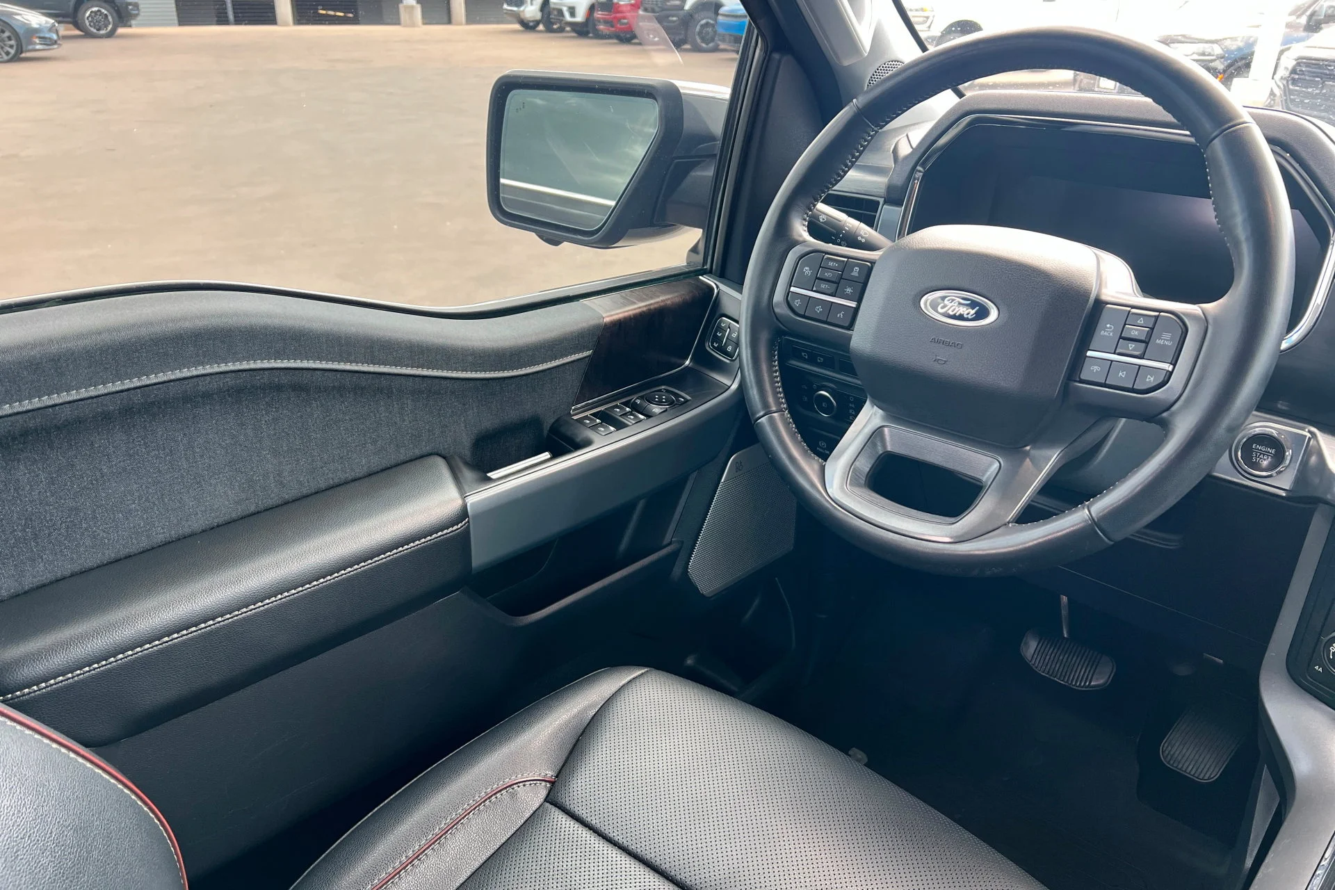 Used 2023 Agate Black Metallic Ford XL image 11