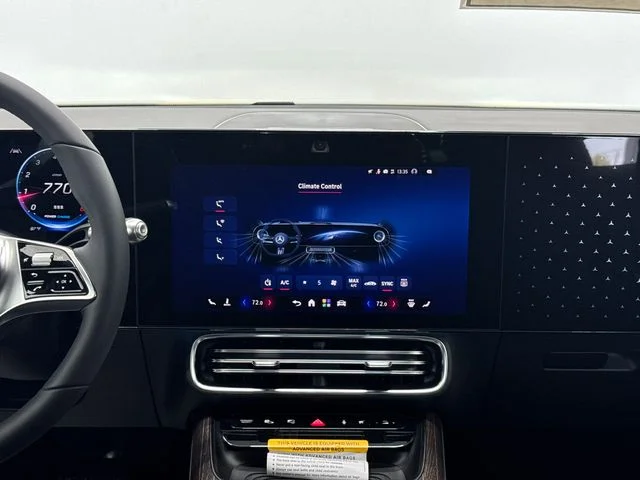 New 2027 Green Mercedes-Benz  image 4