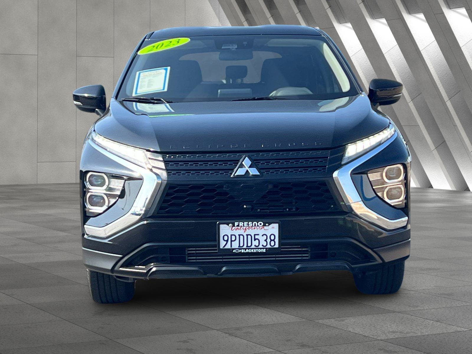 Used 2023  Mitsubishi LE image 9