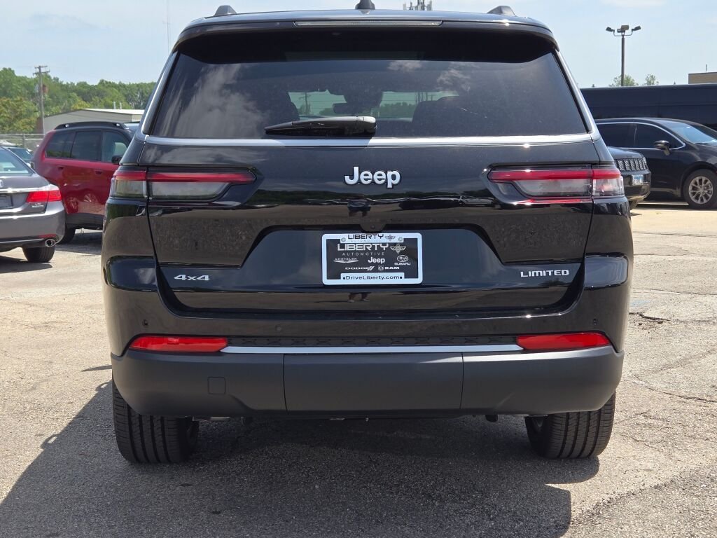 New 2026 Diamond Black Crystal Pearlcoat Jeep Limited image 13