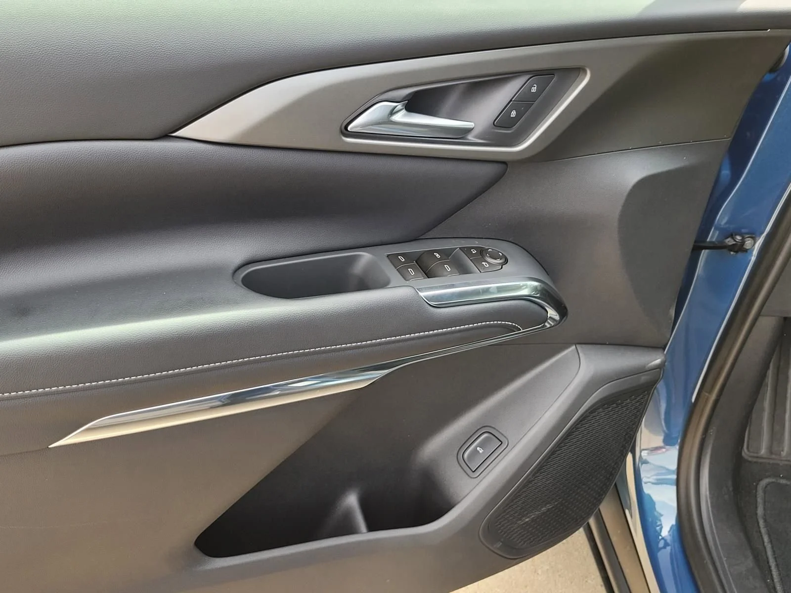 New 2026 Lakeshore Blue Metallic Chevrolet LT image 14