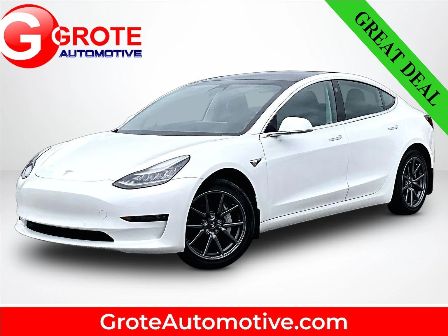 Used 2019 White Tesla Standard Range Plus image 1
