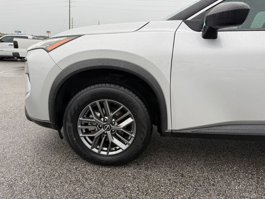 Used 2024 Silver Nissan S image 40