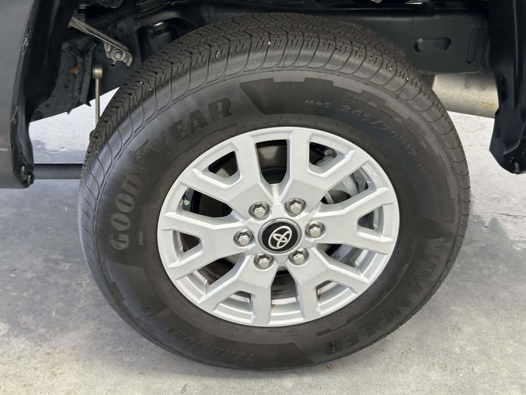 Used 2025  Toyota SR5 image 11