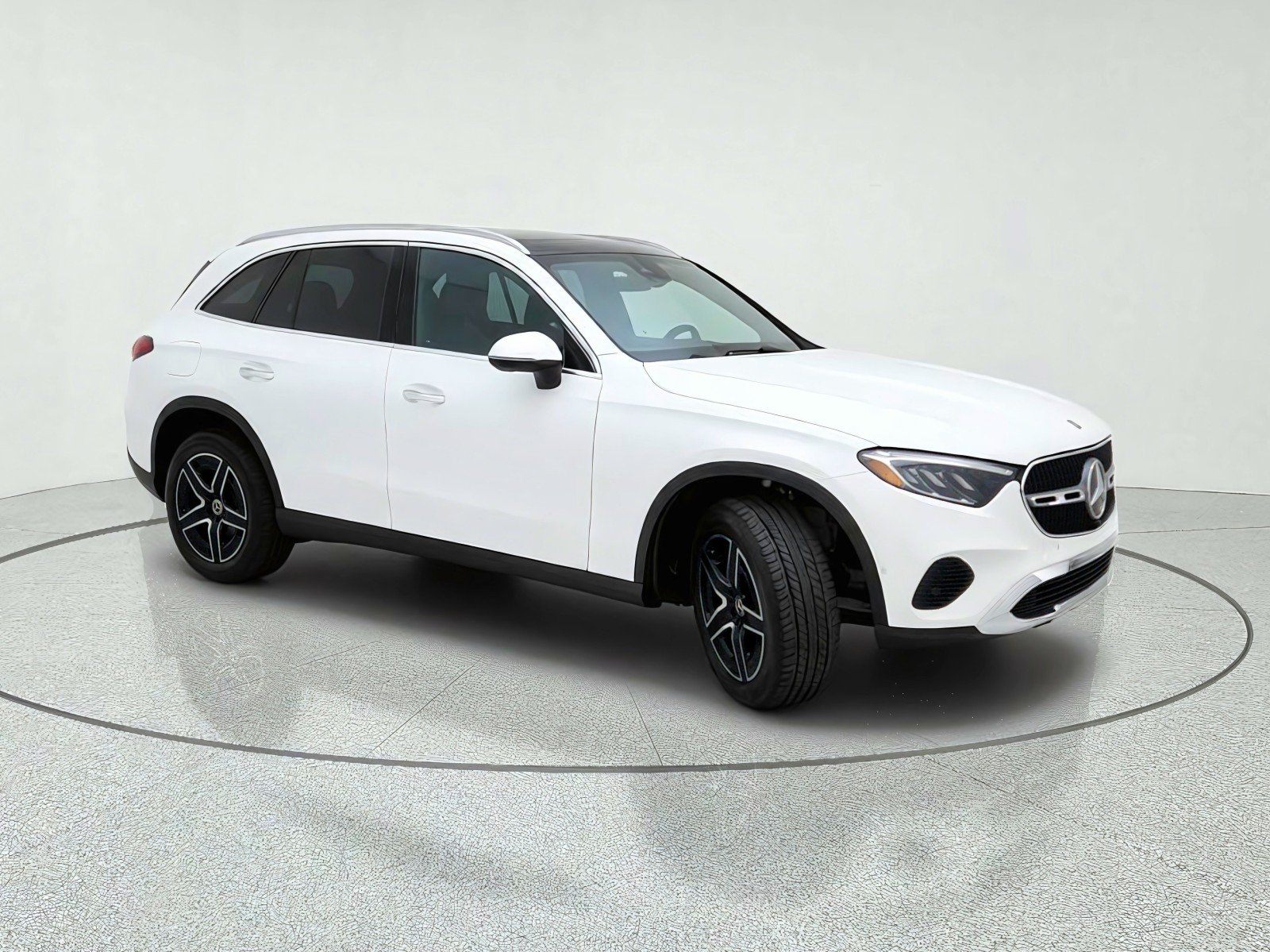 Certified Used 2026 Polar White Mercedes-Benz GLC 300 image 5