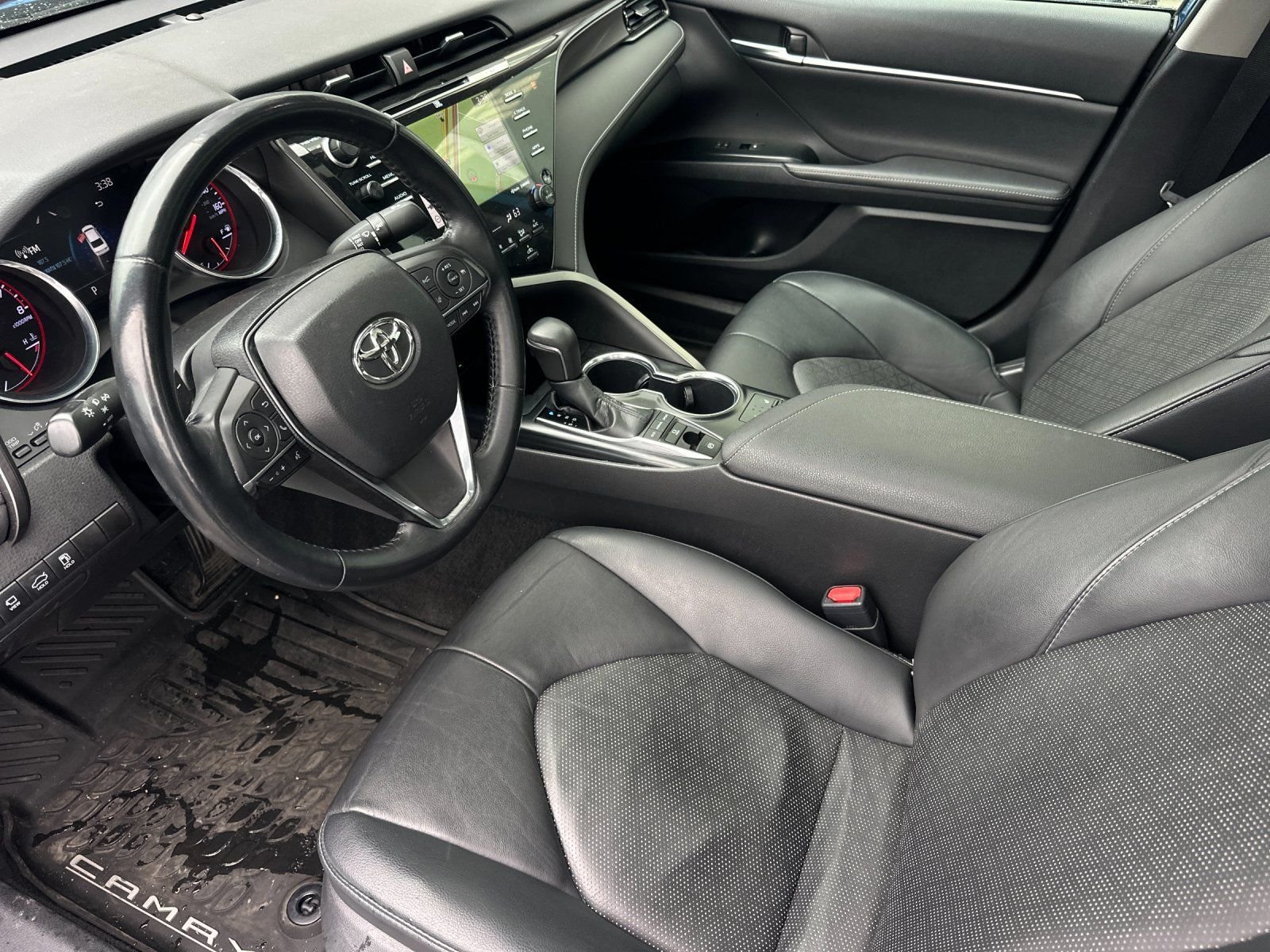 Used 2019 Midnight Black Metallic Toyota XSE image 9