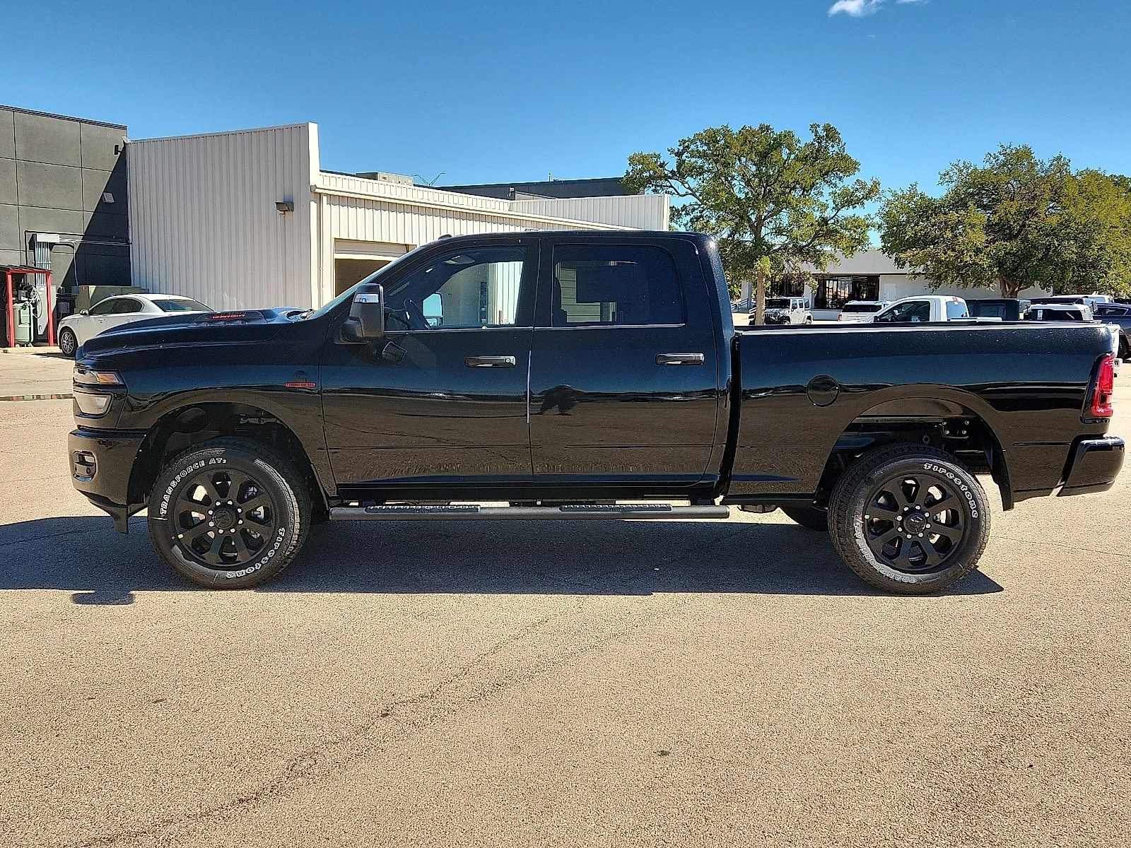 New 2027 Diamond Black Crystal Pearl-Coat  Paint Ram BLACK EXPRESS CREW CAB 4X4 6