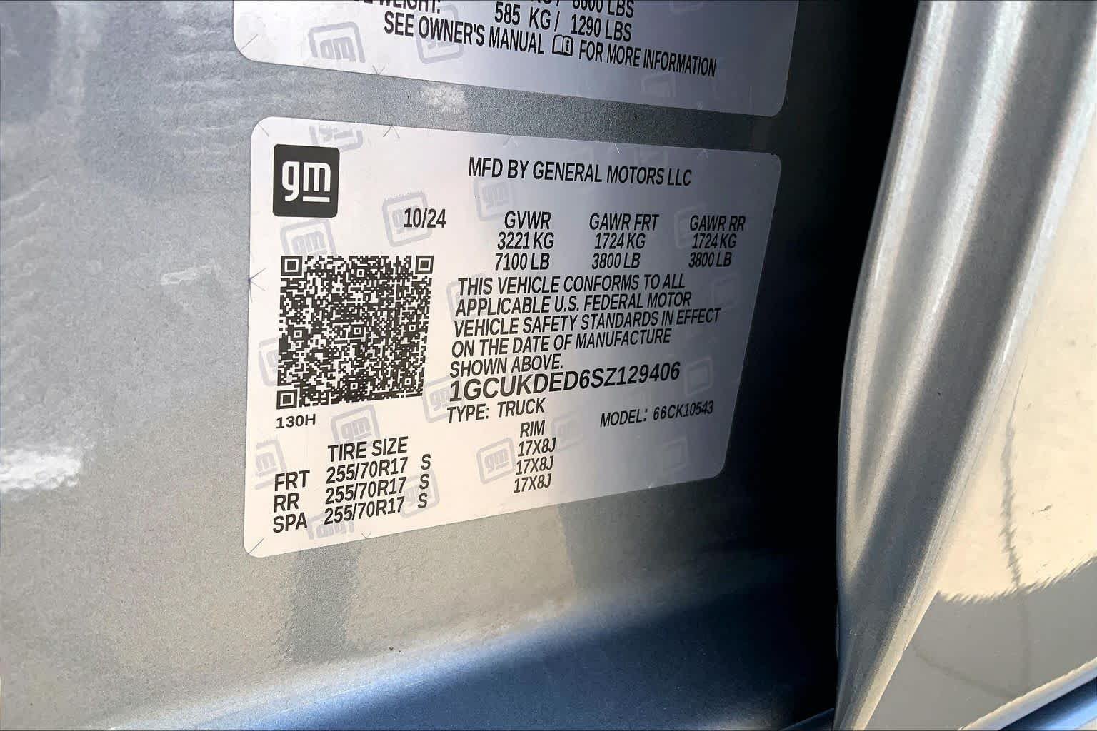 Used 2025 Sterling Gray Metallic Chevrolet LT image 54