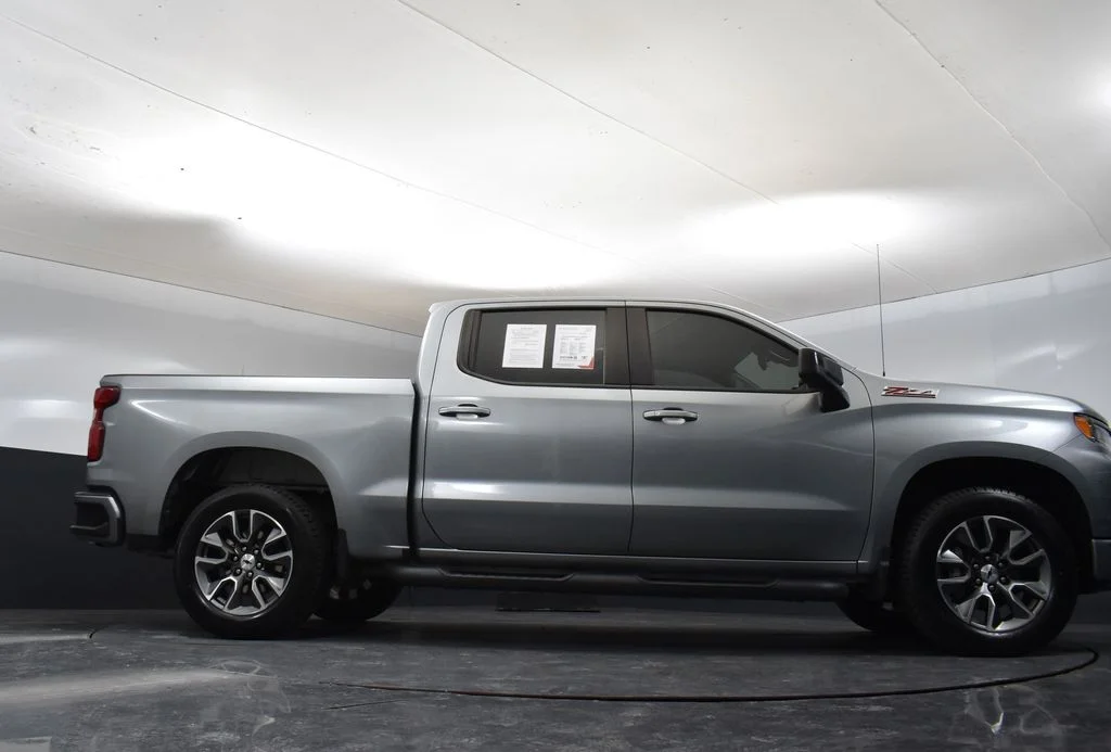 Used 2024 Gray Chevrolet RST image 34