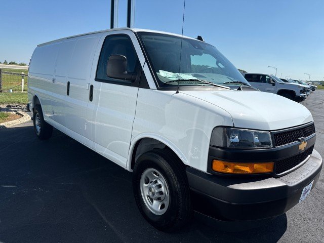 2025 Chevrolet Express Cargo Work Van - Photo 21