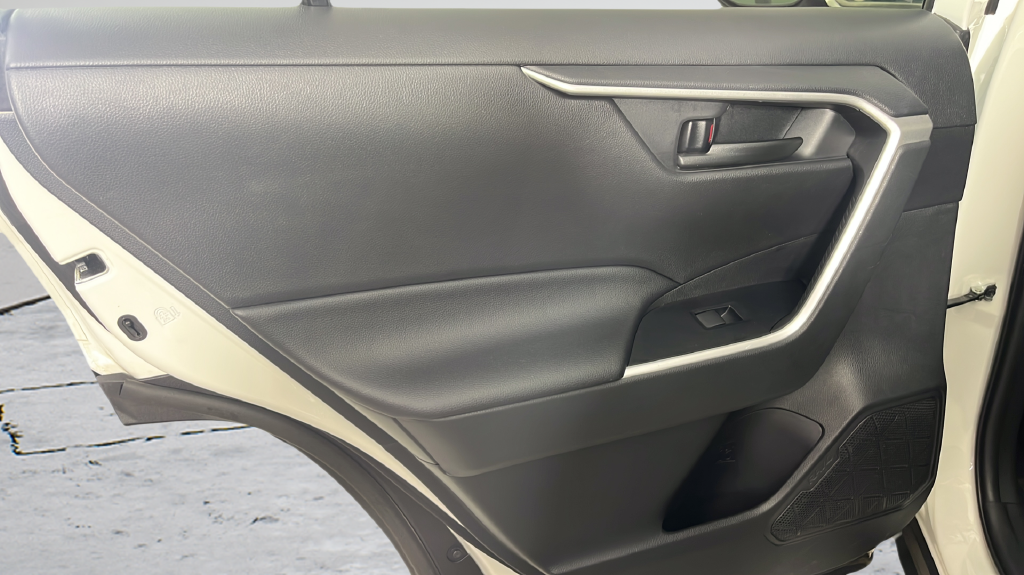 Used 2022 White Toyota LE image 41