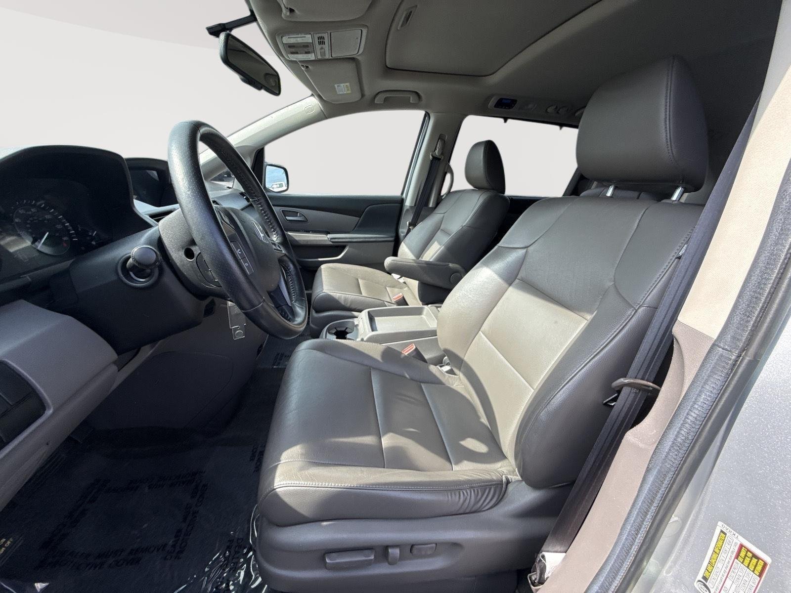Used 2013 Alabaster Silver Metallic Honda EX-L image 12
