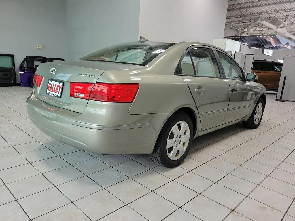 Used 2010 Beige Hyundai GLS image 11