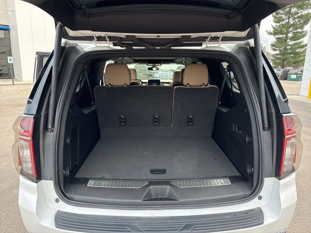 Used 2022 Iridescent Pearl Tricoat Chevrolet Premier image 41