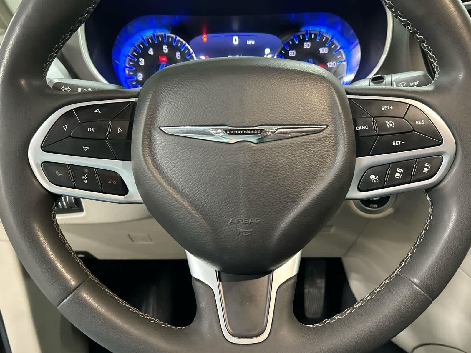 2023 Chrysler Pacifica Touring L - Photo 32