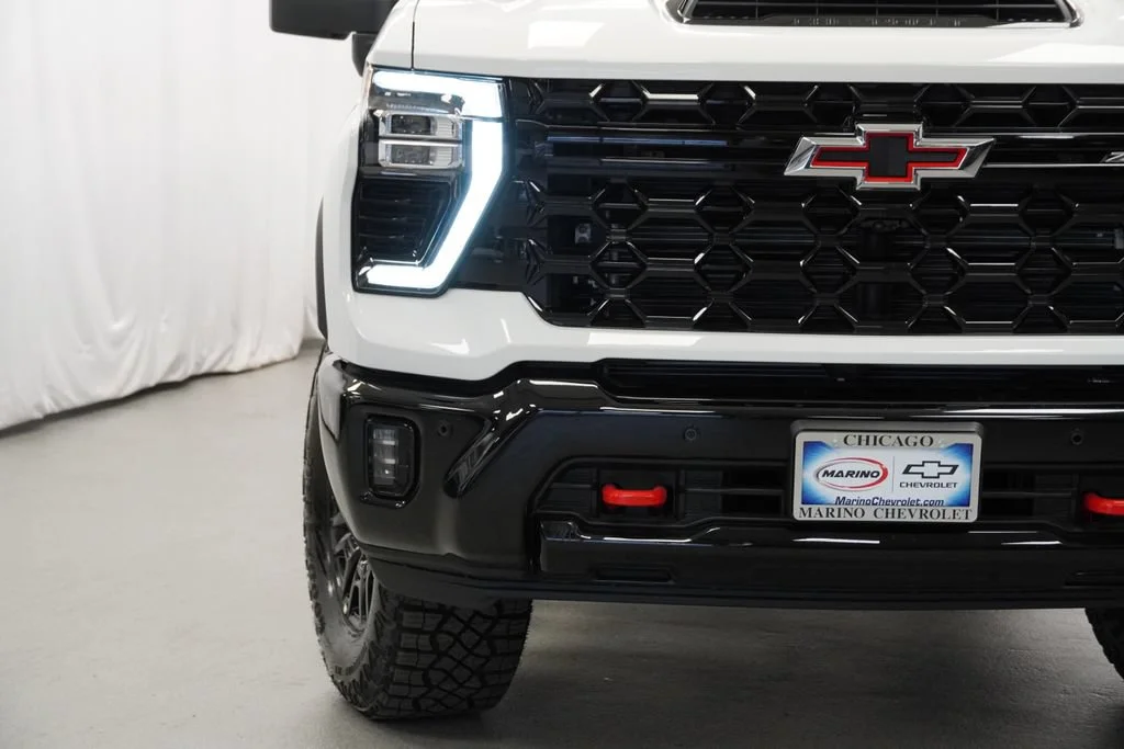 New 2026 Summit White Chevrolet ZR2 image 5