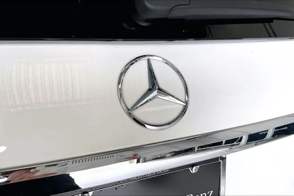 Certified Used 2026 Polar White Mercedes-Benz GLS 450 image 31