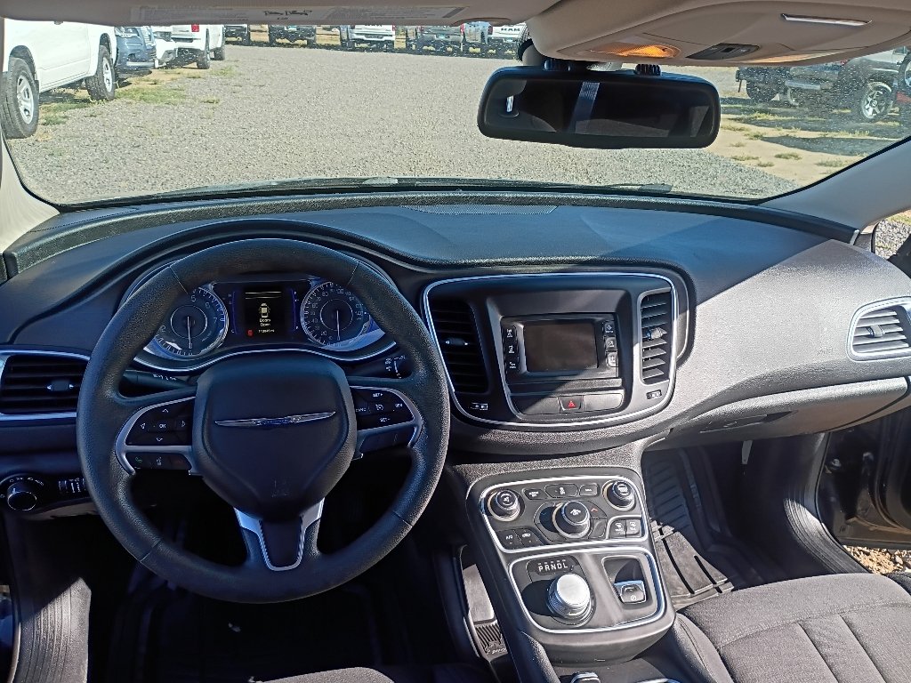 Used 2016 Black Clearcoat Chrysler Limited image 26