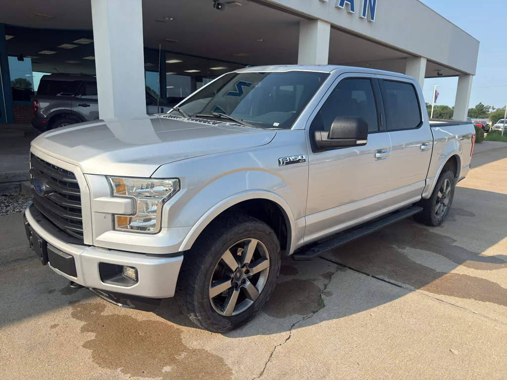 Used 2016 Ingot Silver Metallic Ford XLT image 2