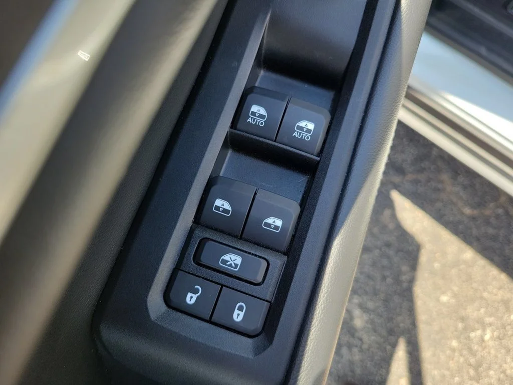 Used 2023 White Jeep Limited 4x4 image 24