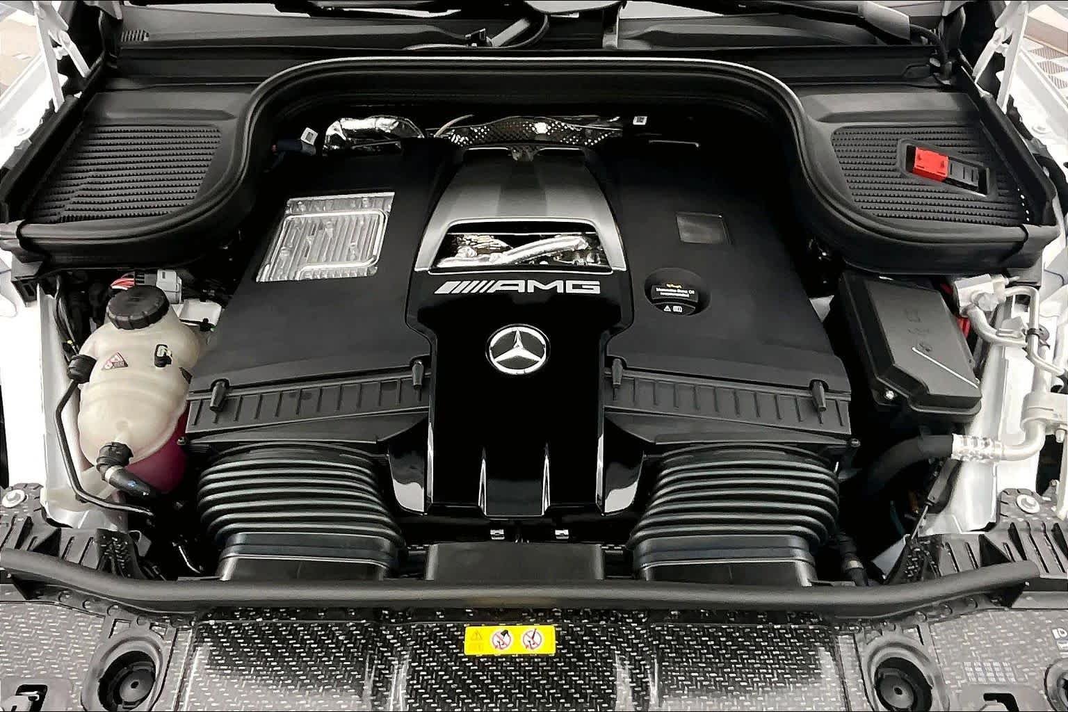 New 2026 MANUFAKTUR Moonlight White Metallic Mercedes-Benz AMG® GLE 63 S 4MATIC+ Coupe image 9
