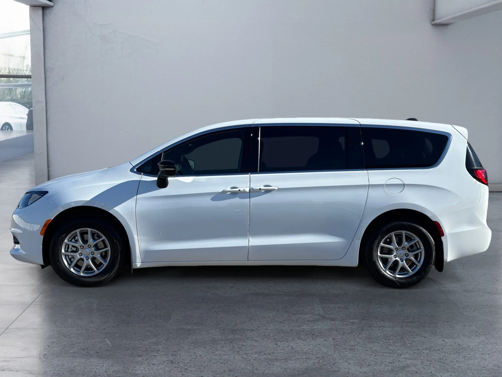 New 2027 BRIGHT WHITE Chrysler SXT image 2