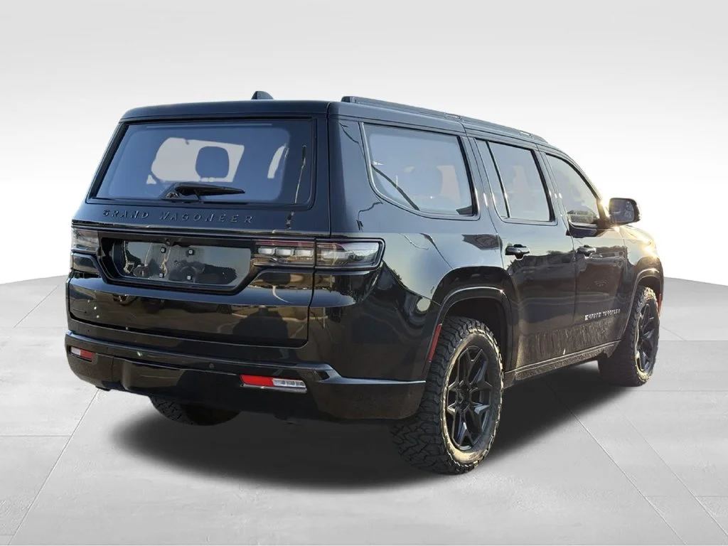 Used 2023 Black Jeep Series III image 27