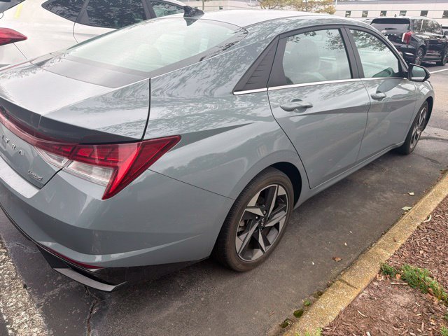 Used 2023 Electric Hyundai Limited image 9