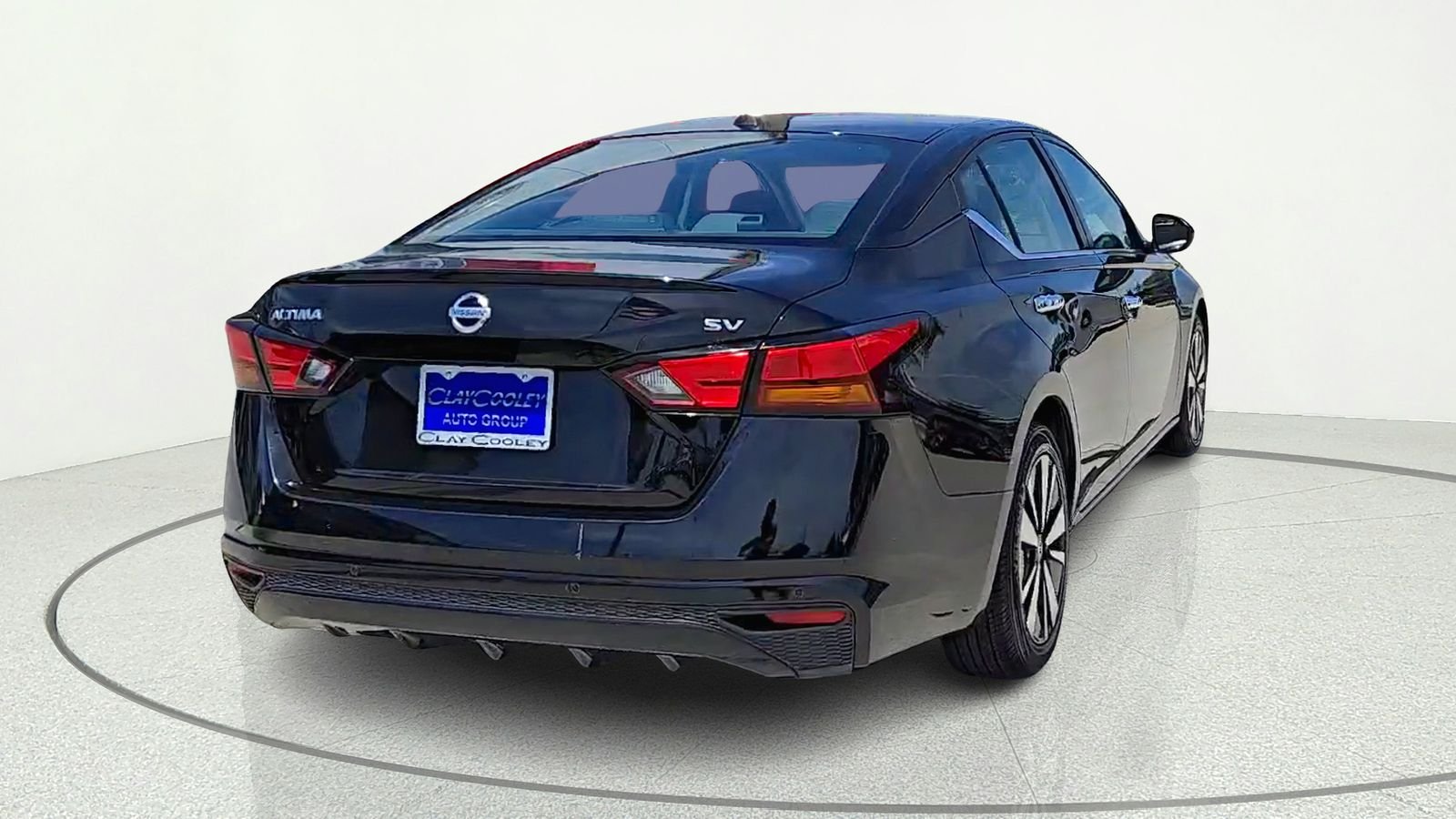Used 2022 Black Nissan 2.5 SV image 8