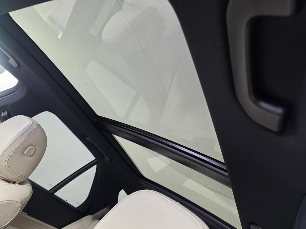New 2026 Polar White Mercedes-Benz GLE 350 image 9