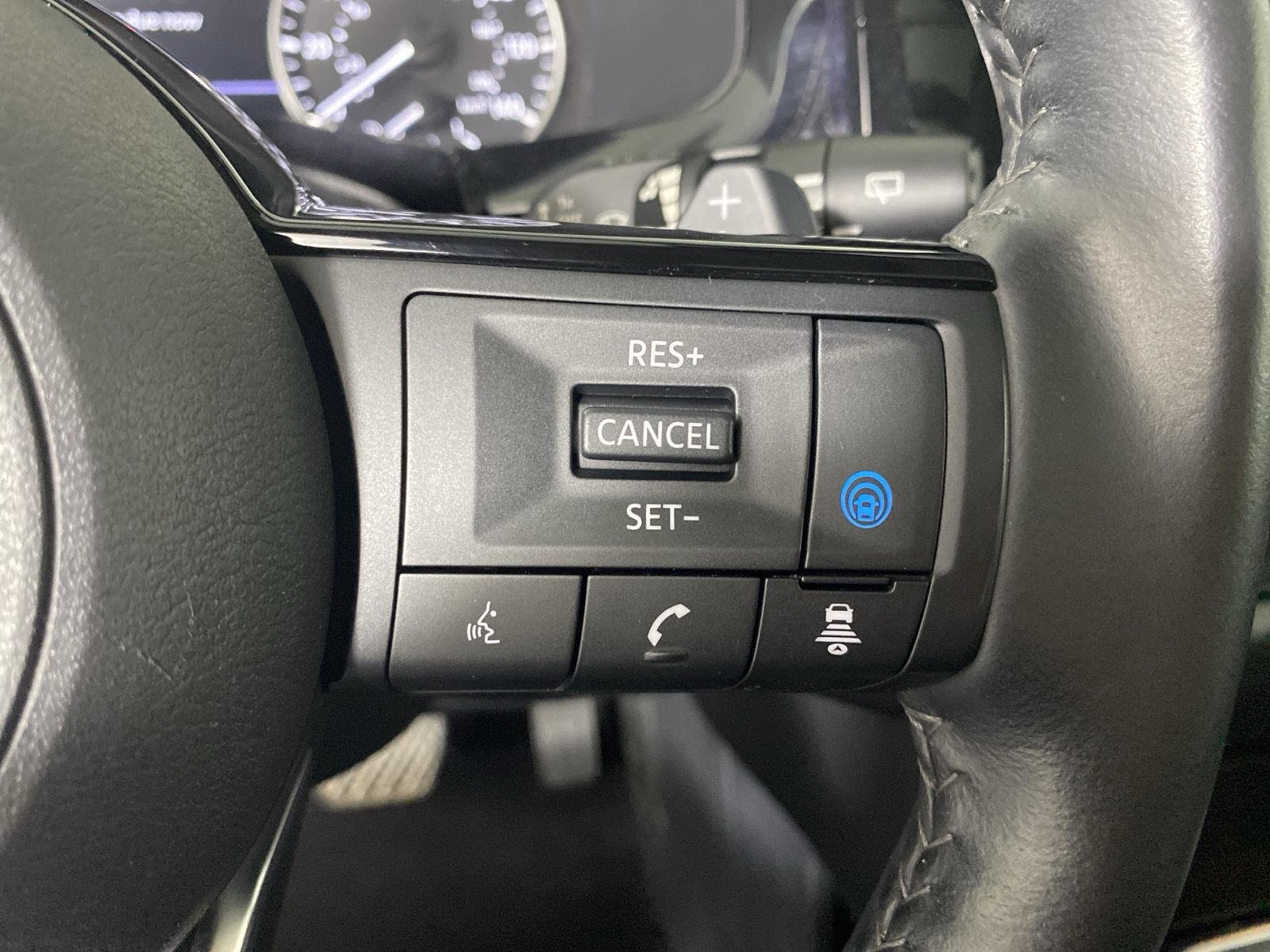 Used 2024 Super Black Nissan SL image 17