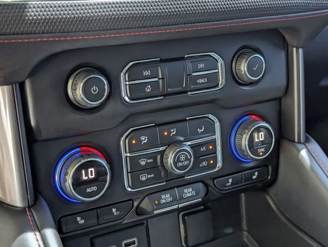 Used 2021 Pearl Chevrolet RST image 19