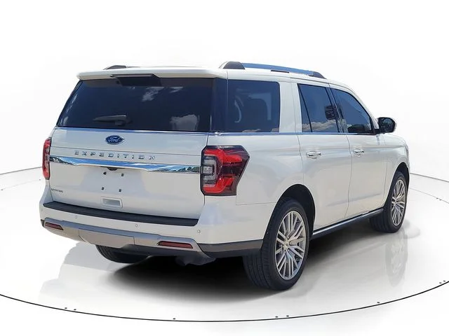 Used 2022 White Ford Limited image 5