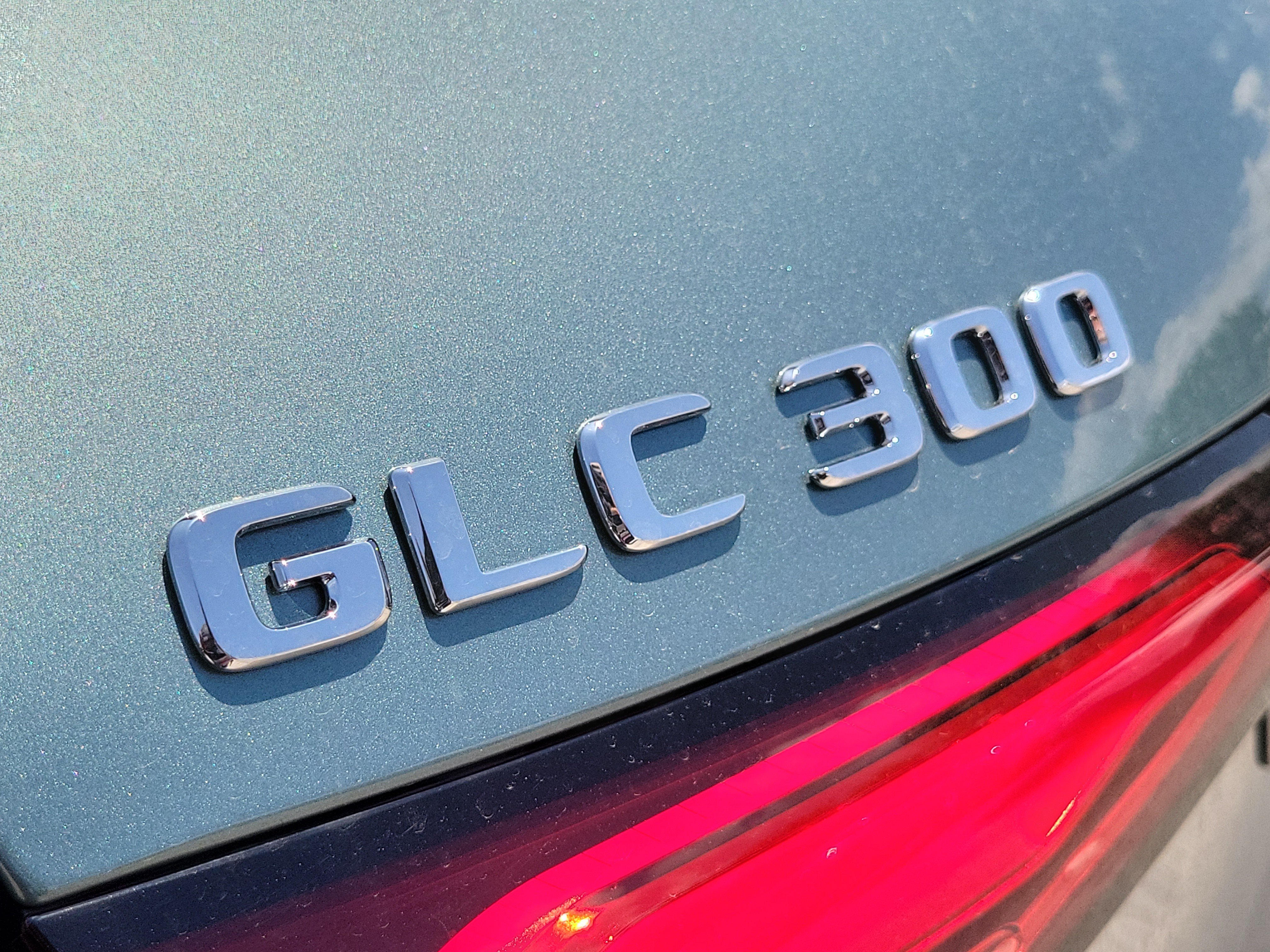 New 2026 Verde Silver Metallic Mercedes-Benz GLC 300 image 37