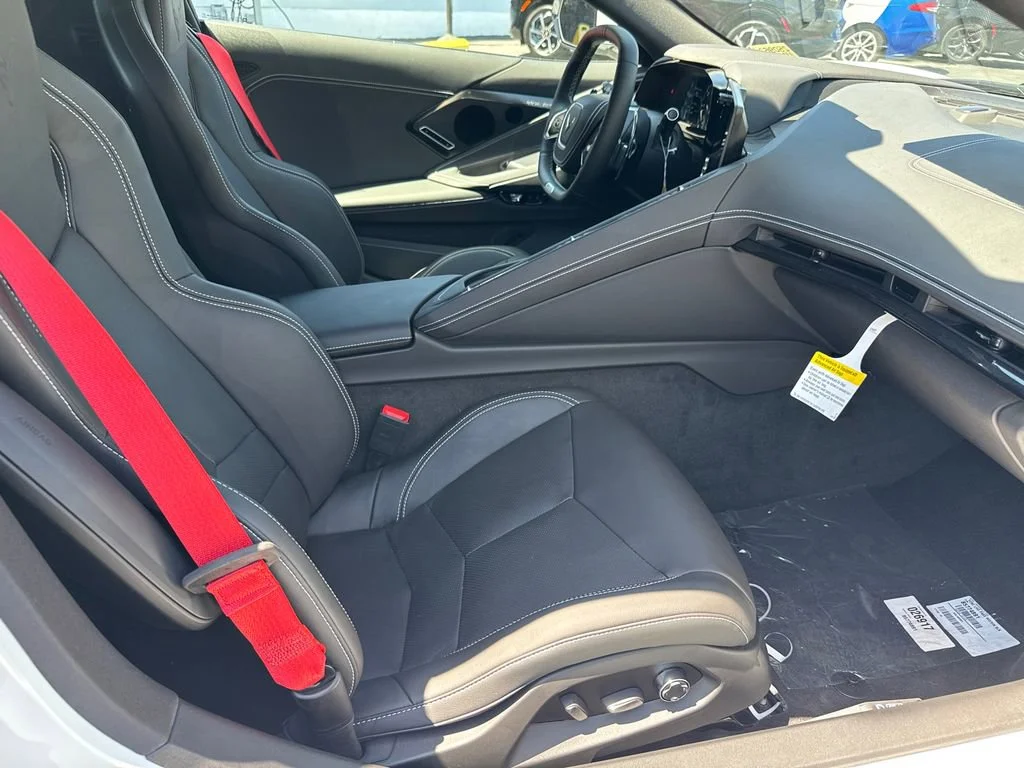 2025 Chevrolet Corvette 2LZ - Photo 12