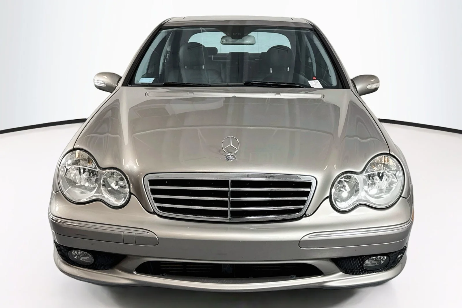 Used 2005 Gold Mercedes-Benz 1.8L image 2