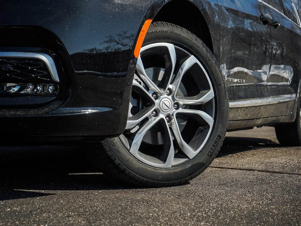 New 2026 Diamond Black Crystal Pearlcoat Chrysler Pinnacle image 5
