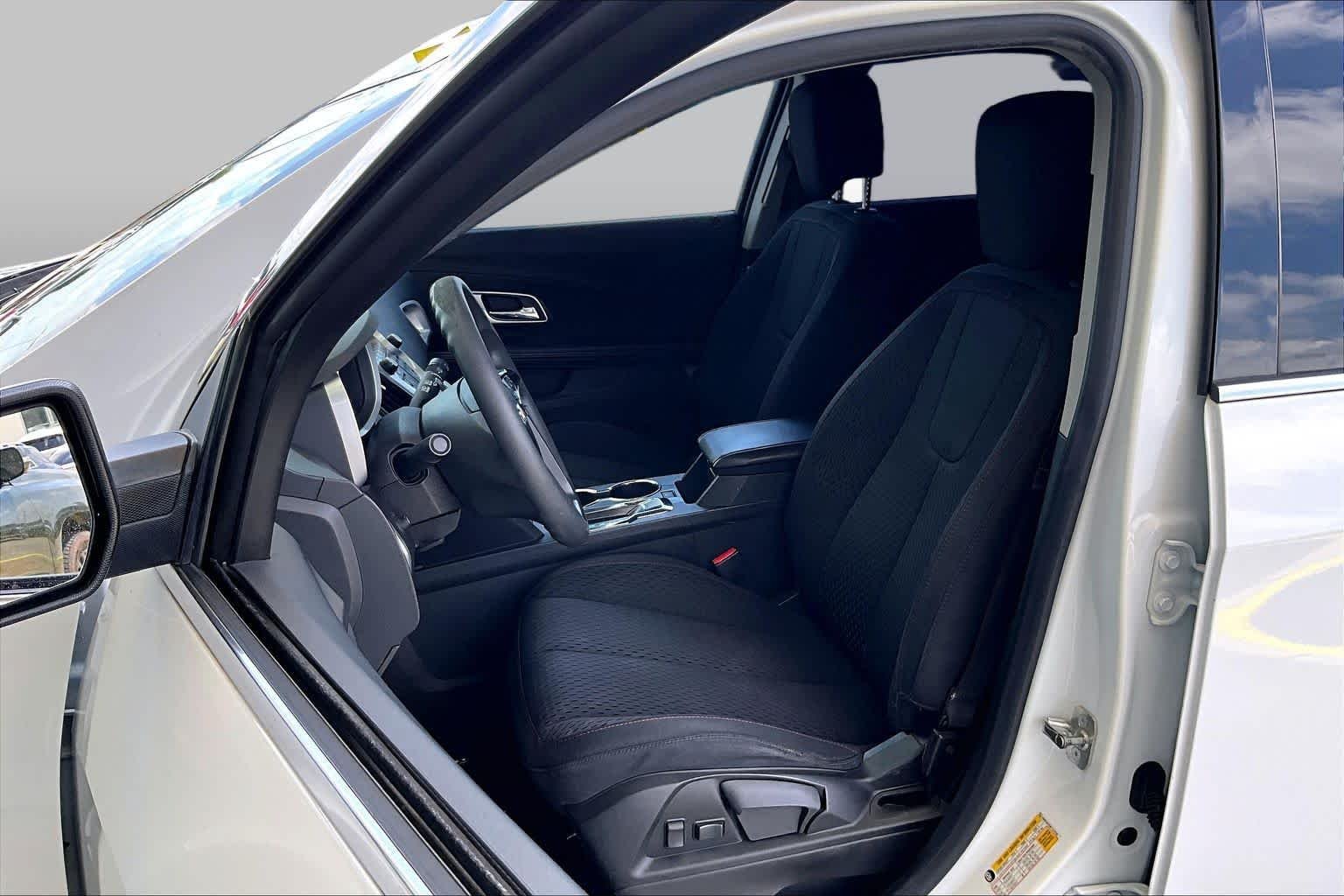 Used 2015 Summit White Chevrolet LS image 8