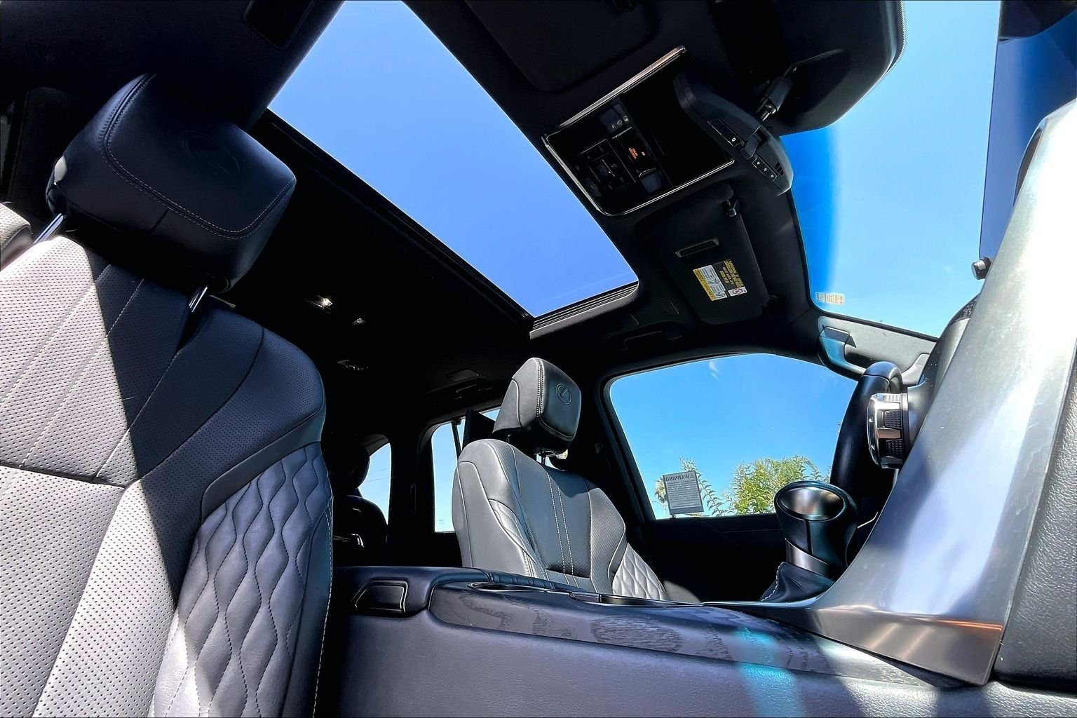 Used 2022 White Lexus 600 Ultra Luxury image 22