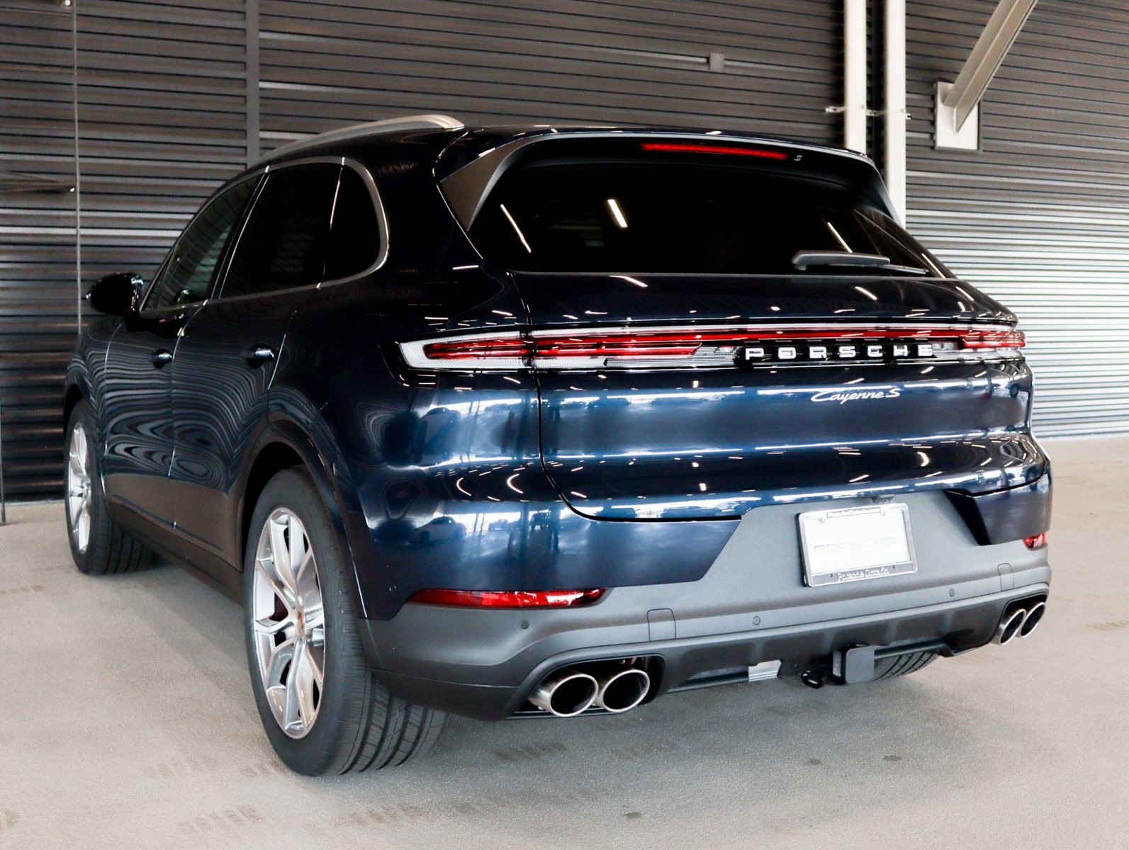 2025 Porsche Cayenne S - Photo 3