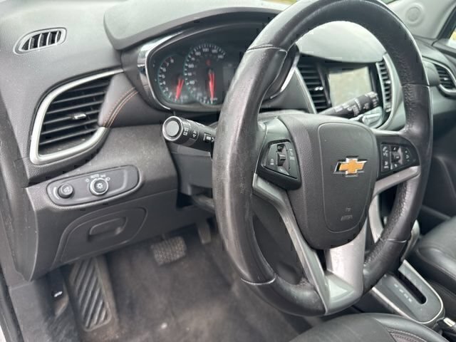 Used 2018 SILVER ICE METALLIC Chevrolet LT image 8
