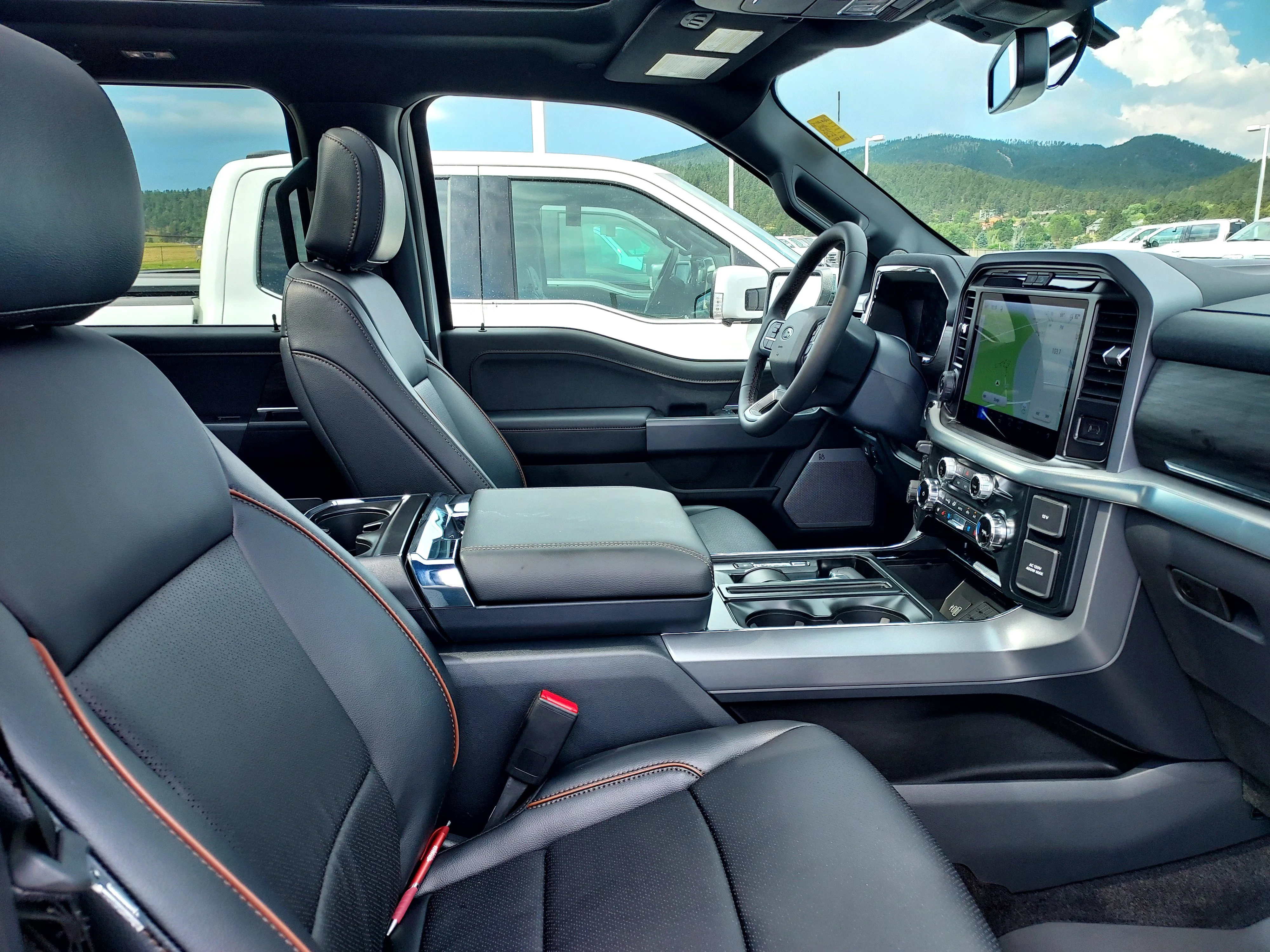 New 2026 Star White Metallic Tri-Coat Ford LARIAT image 29