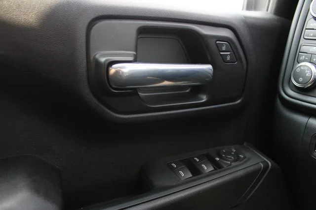 Used 2023 Silver GMC Pro image 9