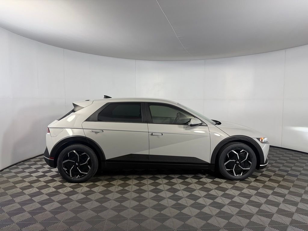 Certified Used 2024 Gray Hyundai SEL image 5