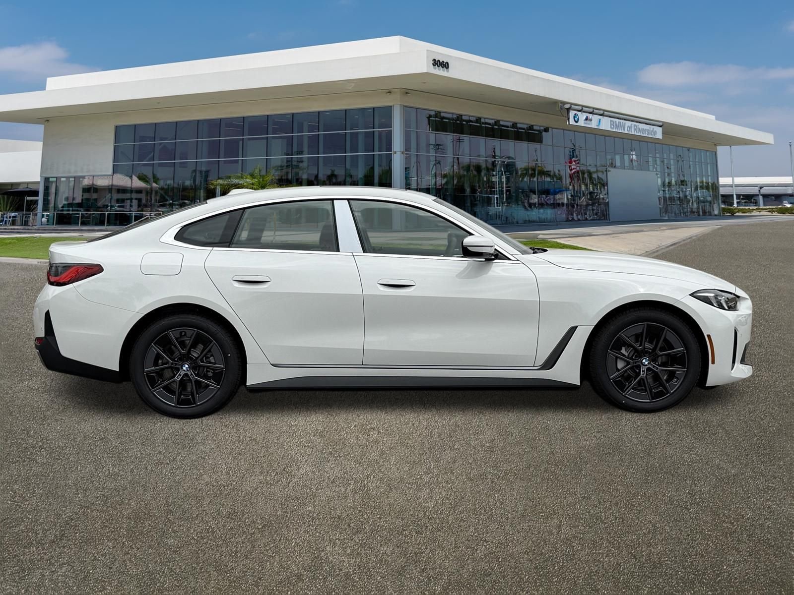 New 2026 Alpine White BMW xDrive40 image 12