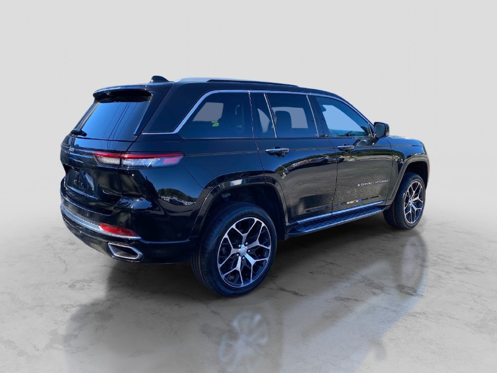 Used 2023 Black Jeep Summit Reserve image 9